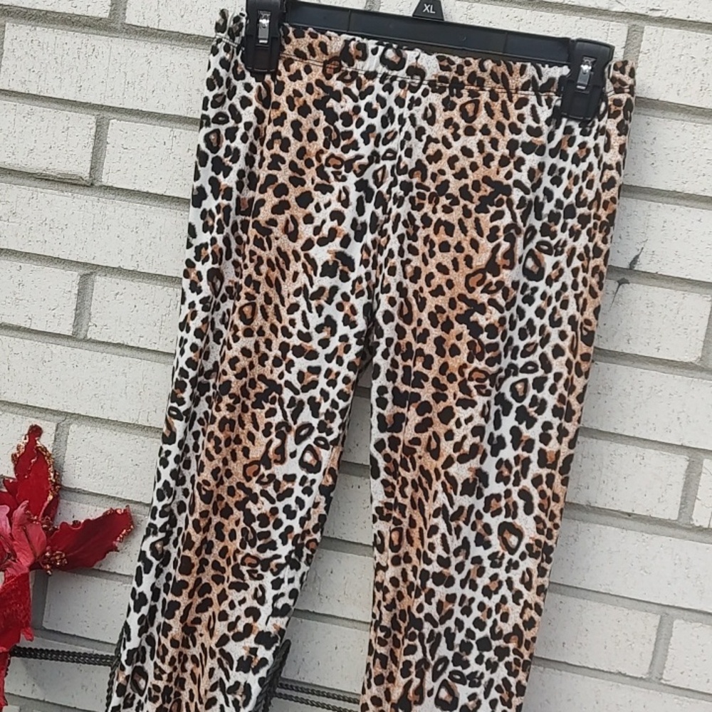 Leopard Leggings - Picture 7 of 10